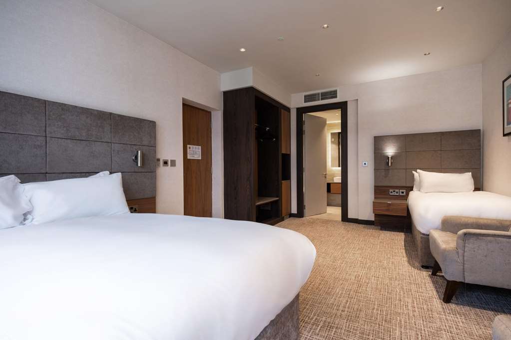 Ten Square Hotel Belfast Room photo